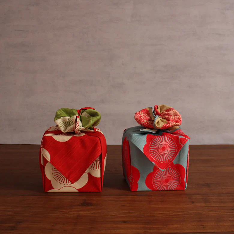 Isa Monyo Reversible Furoshiki 48cm | Ume Red and Green - Image 5