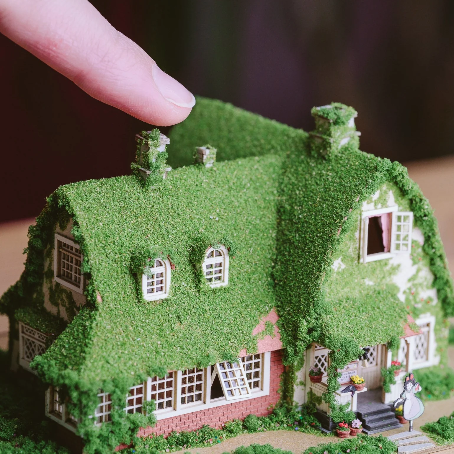 Ghibli Miniatuart | Kiki's Delivery Service : Okino's House (Large) - Image 4