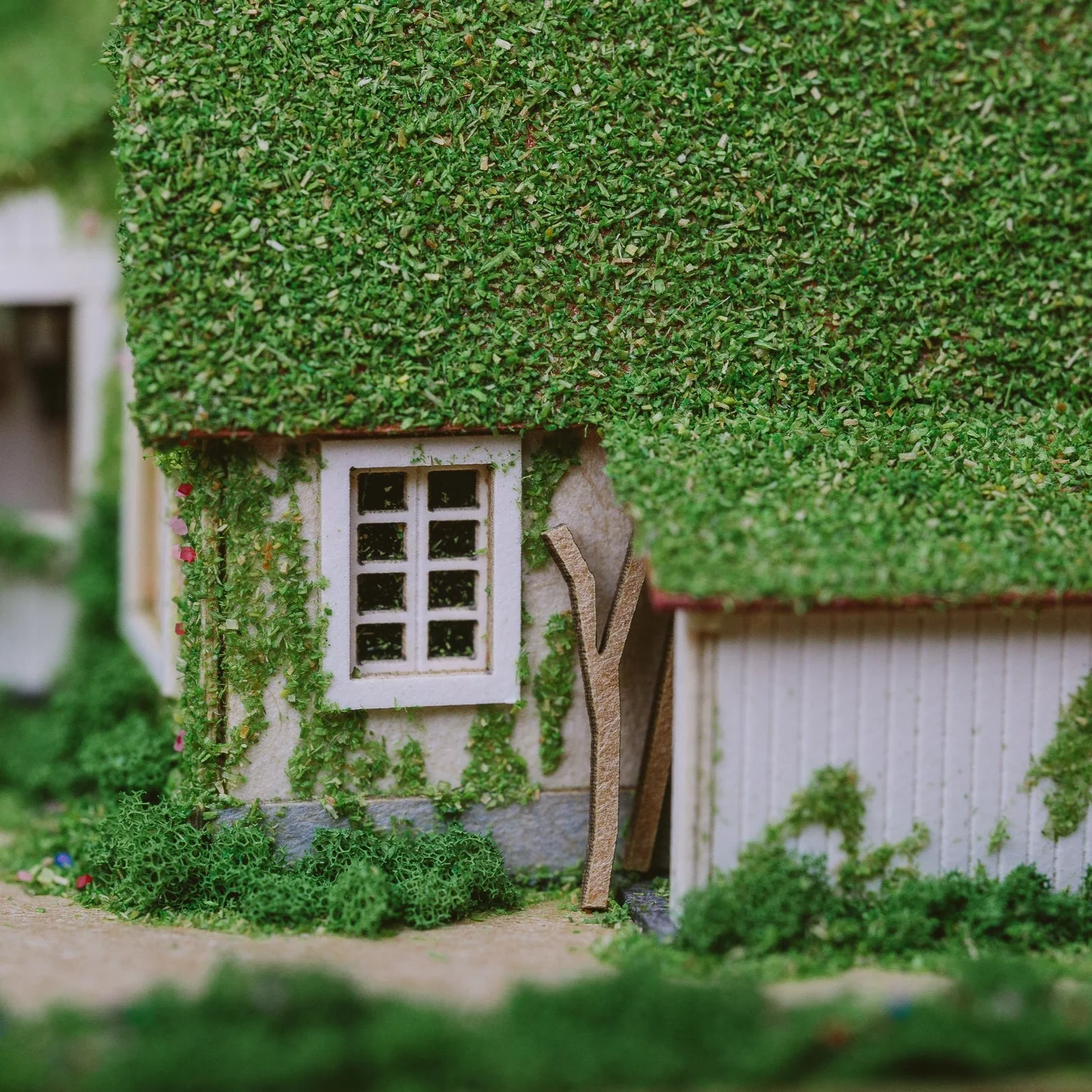Ghibli Miniatuart | Kiki's Delivery Service : Okino's House (Large) - Image 7