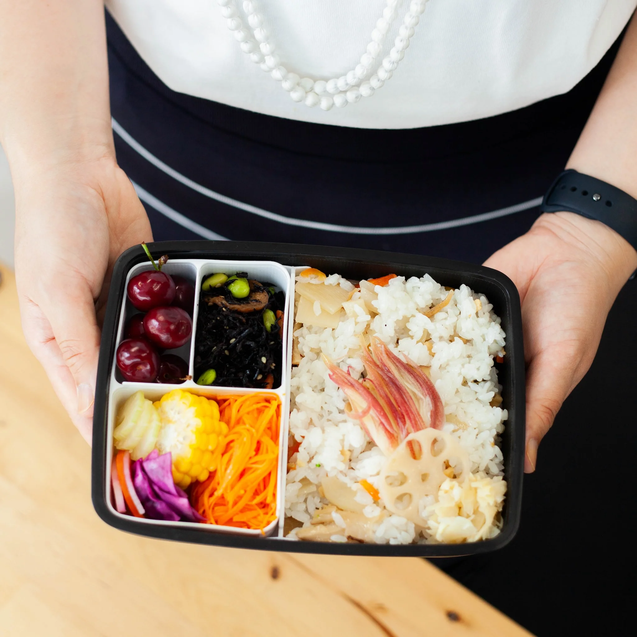 Shikiri Modern Plus Bento Box | 870ml - Image 4